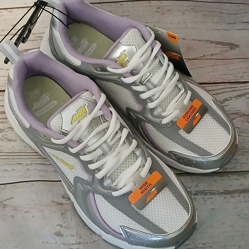 Avia women's 5000 sneakers with odor control purple size 10W